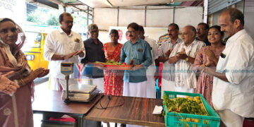 ഓണവിപണി സജീവമായി