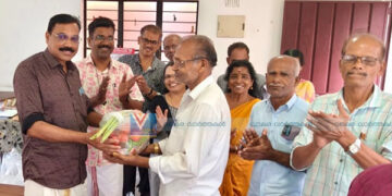 പച്ചക്കറി കിറ്റ് വിതരണം ചെയ്തു