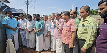 ക്വിറ്റ് ഇന്ത്യാ സ്മാരക സ്തൂപത്തിന് ശിലയിട്ടു