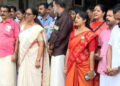 ഒരേ സമയം ജനഗണമനയും വന്ദേഭാരതവും; നാടകീയത നിറഞ്ഞ് സ്വാതന്ത്ര്യദിനാഘോഷം