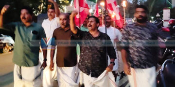 പന്തംകൊളുത്തി പ്രകടനം നടത്തി