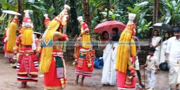 നിട്ടൂരിലാകെ ഓണപ്പൊട്ടന്മാരുടെ മണികിലുക്കം
