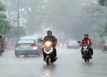 ഇന്നും പരക്കെ അതിശക്ത മഴയെന്ന് മുന്നറിയിപ്പ്