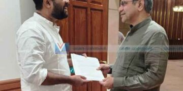കൂടുതല് ട്രെയിനുകള്ക്ക് സ്റ്റോപ്പ് വേണം; മന്ത്രിക്ക് നിവേദനം നല്കി ഷാഫി പറമ്പില് എംപി