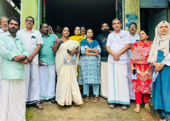 ഭരണ സമിതിയോഗം പ്രസിഡന്റ് നിര്‍ത്തി വെച്ചു; യുഡിഎഫ് പ്രതിഷേധിച്ചു