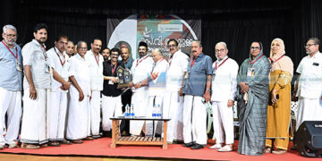 എസ്വി പുരസ്കാരം സമ്മാനിച്ചു; ന്യൂനപക്ഷ രാഷ്ട്രീയത്തിന്റെ കേരള മോഡല് അനുകരണീയമെന്ന് തമിഴ്നാട് മന്ത്രി എ.എം.ഷാജഹാന്.