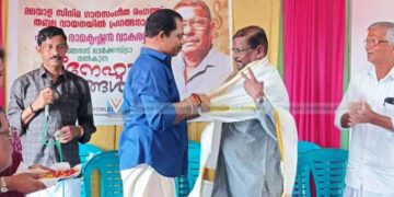 വടകര രാമകൃഷ്ണന് കടത്തനാട് ഓര്ക്കസ്ട്രയുടെ ആദരം