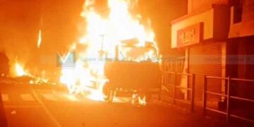 ഓടിക്കൊണ്ടിരിക്കെ കക്കട്ടില് ലോറിക്ക് തീപിടിച്ചു; ഭാഗ്യത്തിന് ആളപായം ഒഴിവായി