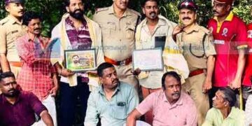 യുവാക്കളുടെ ധീരതയെ ആദരിച്ച് അഗ്നിരക്ഷാസേന