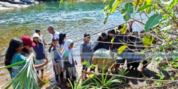 മുടിക്കല് പുഴ ശുചീകരിച്ച് സംസ്കൃതം ഹൈസ്കൂള് വിദ്യാര്ഥികള്