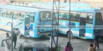 ലിങ്ക് റോഡിലെ പാര്ക്കിംഗ് മാറ്റി; പ്രതിഷേധവുമായി ബസ് തൊഴിലാളികള്, കൊയിലാണ്ടി, പേരാമ്പ്ര, കോട്ടക്കല് റൂട്ടുകളില് മിന്നല് പണിമുടക്ക്