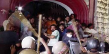 യൂത്ത് കോണ്ഗ്രസ് സെക്രട്ടറിയേറ്റ് മാര്ച്ചിനിടെ സംഘര്ഷം; യൂണിവേഴ്സിറ്റി കോളജ് ഹോസ്റ്റലില് പോലീസ് ലാത്തിച്ചാര്ജ്