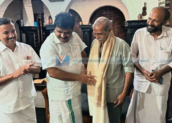 കല്‍പ്പറ്റ നാരായണനെ ആദരിച്ചു