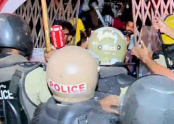 തിരുവനന്തപുരത്തെ സംഘര്‍ഷം: വ്യാഴാഴ്ച പഠിപ്പ് മുടക്കിന് ആഹ്വാനം ചെയ്ത് എസ്എഫ്‌ഐ