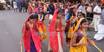 ദ്വാപരയുഗസ്മരണകളുമായി ശ്രീകൃഷ്ണ ജയന്തി; വീഥികള്‍ കൈയടക്കി ഉണ്ണിക്കണ്ണന്മാര്‍