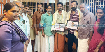 മാതൃകാ രക്ഷാപ്രവര്ത്തനം; നിധിനിനും പ്രജീഷിനും നാടിന്റെ ആദരം