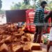 ചെങ്കല്ല് കയറ്റിയ ലോറി മറിഞ്ഞ് ഡ്രൈവര്ക്ക് പരിക്ക്