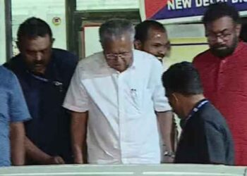 ഡല്‍ഹിയില്‍ ആവേശം പകര്‍ന്ന് പിണറായി; മണിക്കൂറുകള്‍ വാഹനത്തില്‍ കറക്കിയ ശേഷം വിട്ടയച്ചു