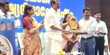വടകര അസിസ്റ്റന്റ് സപ്ലൈ ഓഫീസര് കെ.വി. സുരേഷ് ബാബുവിന് പുരസ്കാരം