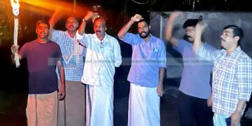 പ്രതിഷേധ തീജ്വാല ഉയര്‍ത്തി കോണ്‍ഗ്രസ്