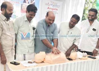 ജീവന്റെ കാവലാളാവാം; പ്രഥമ ശുശ്രൂഷ പരിശീലനവുമായി ഗ്രാമവേദി