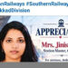 യാത്രക്കാരനെ രക്ഷിക്കാന് വഴിയൊരുക്കി; സ്റ്റേഷന് മാസ്റ്റര്ക്ക് അഭിനന്ദനം