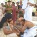 ആദ്യാക്ഷരം നുകര്ന്ന് കുരുന്നുകള്; ക്ഷേത്രങ്ങളില് വന്തിരക്ക്