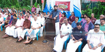 ദേശീയപാതയില് എക്സിറ്റും എന്ട്രിയും വേണം; ധര്ണ നടത്തി സിപിഎം