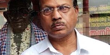 എടയത്ത് ശ്രീധരനെ ആദരിക്കുന്നു