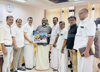 എംഎല്‍എ ഫണ്ടില്‍ നിന്ന് പ്രിയദര്‍ശിനി ബസ് അനുവദിച്ച് പാറക്കല്‍ അബ്ദുല്ല; ഗതാഗത മന്ത്രിക്ക് ഫണ്ട് കൈമാറി