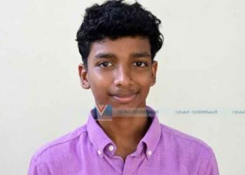 തെരുവ് നായ സ്കൂട്ടറിന് കുറുകെ ചാടി;  പ്ലസ് വൺ വിദ്യാർഥിക്ക് ദാരുണാന്ത്യം