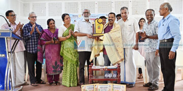 അഞ്ചു വിഷയങ്ങളില്‍ ബിരുദാനന്തര ബിരുദം; അധ്യാപകന്‍ കെ.കെ.രാജേഷിന് റോട്ടറിയുടെ ആദരം