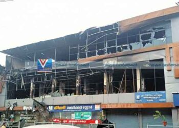 ഓര്‍ക്കാട്ടേരി തീപിടിത്തത്തിന് കാരണം ഇടിമിന്നല്‍; ഒരു കോടിയോളം രൂപയുടെ നഷ്ടം
