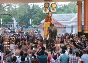 ഭക്തജന തിരക്കിലമര്‍ന്ന് പിഷാരികാവ്