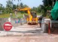പൂവാടന്ഗേറ്റില് വെള്ളക്കെട്ടിന് അറുതിയാവുന്നു; അപ്രോച്ച് റോഡില് മേല്ക്കൂര ഉയരുന്നു