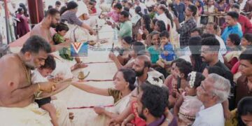 ആദ്യാക്ഷരം കുറിച്ചു നൂറുകണക്കിനു കുരുന്നുകള്‍