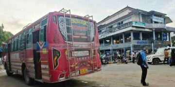 യാത്രക്കാരനെ തട്ടിയെന്ന് പരാതി; ബസ് കസ്റ്റഡിയില്